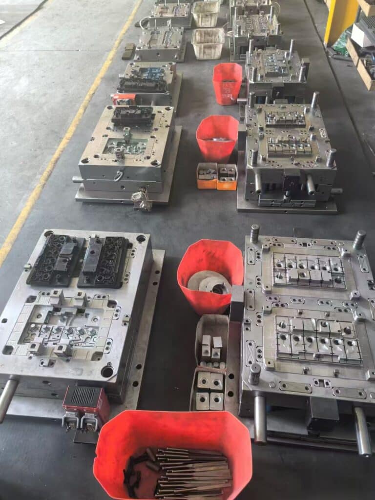 battery box mould manufacturer