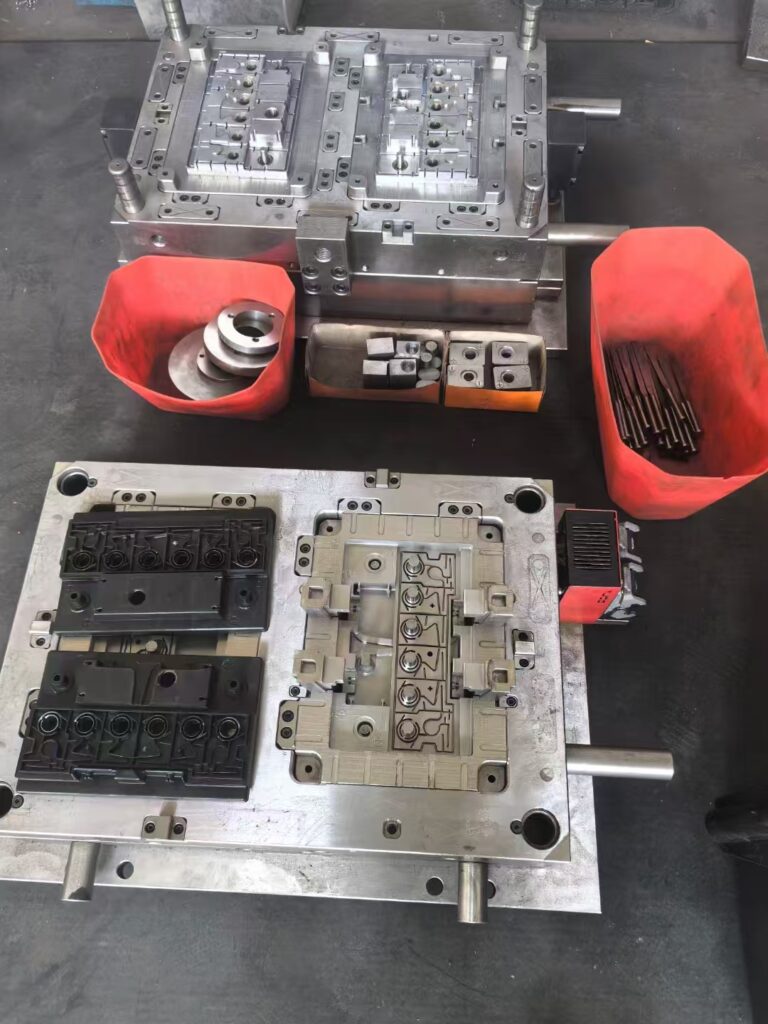 battery container mould China